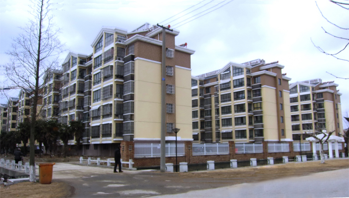 農(nóng)場小城鎮(zhèn)建設(shè)靚麗多姿.jpg