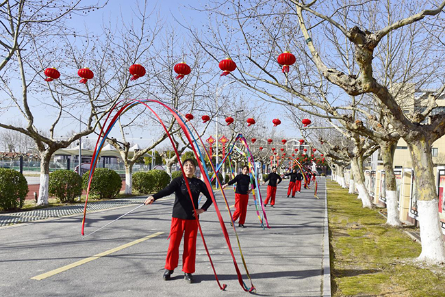 淮海舞蹈隊(duì)?wèi)c祝新春到來(lái).jpg
