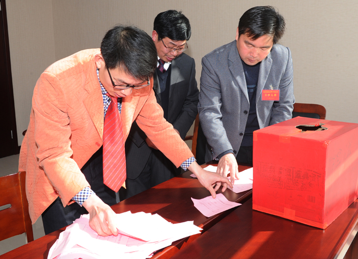 淮海農(nóng)場(chǎng)召開第六屆職工代表大會(huì)第六次會(huì)議8.jpg